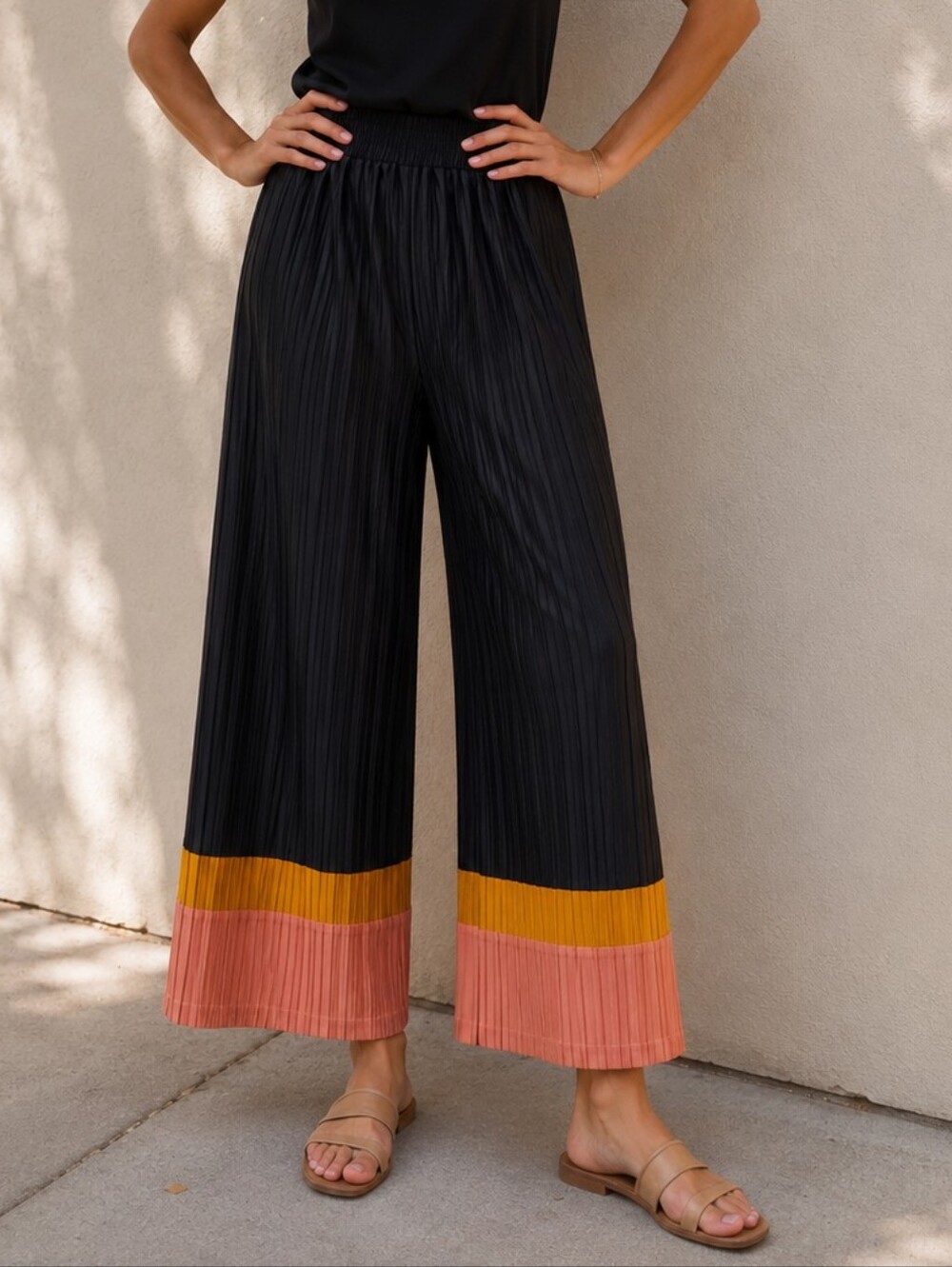 ❤️‍🔥 Dolan Pleated, Cropped Wide-Leg Pants with Pink and Gold Hem
